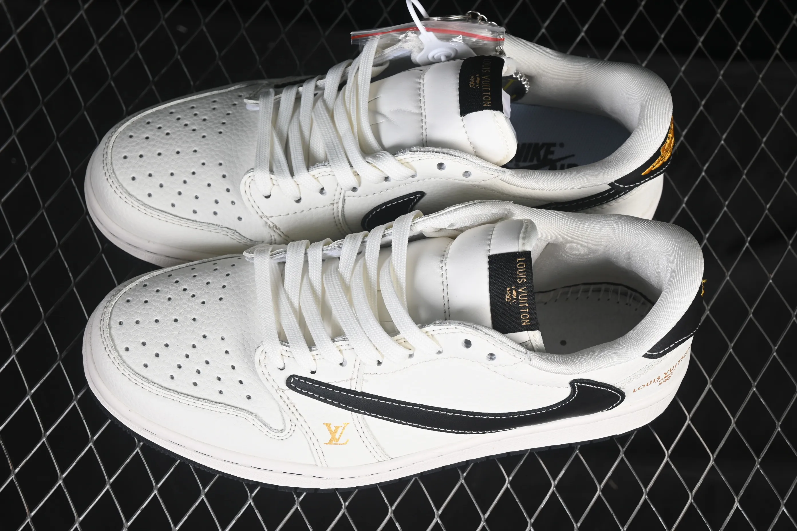 All categories Air Jordan Jordan series basketball shoes Air Jordan 1 Low High-end customized low-top sneakers Travis Scott x Fragment Design x Air Jordan 1 Low OG SP AJ1 Joe 1 LV joint beige and black gold label low-top cultural casual sneakers JW1188-144